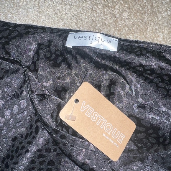 Vestique Top - Picture 3 of 4